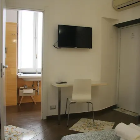 Palazzo Della Poesia 2* Salerno
